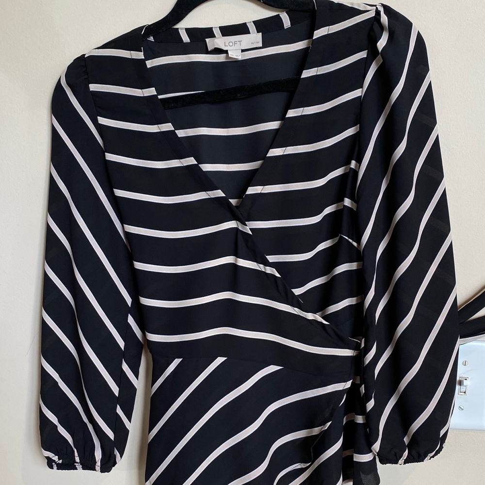 LOFT wrap around blouse (XSP)